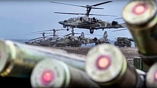 Ka-52 Helikopter der russischen Armee vor dem Einsatz in der Ukraine - Ende Mai 2022
