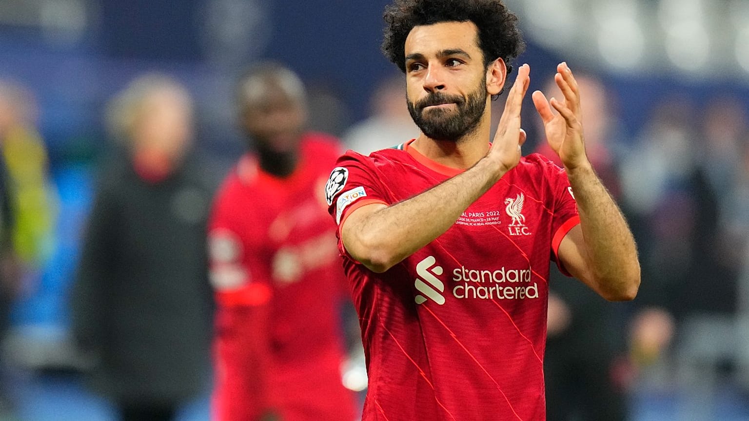 محمد صلاح بعد المباراة النهائية لدوري أبطال أوروبا لكرة القدم بين ليفربول وريال مدريد على ملعب فرنسا في سان دوني بالقرب من باريس.