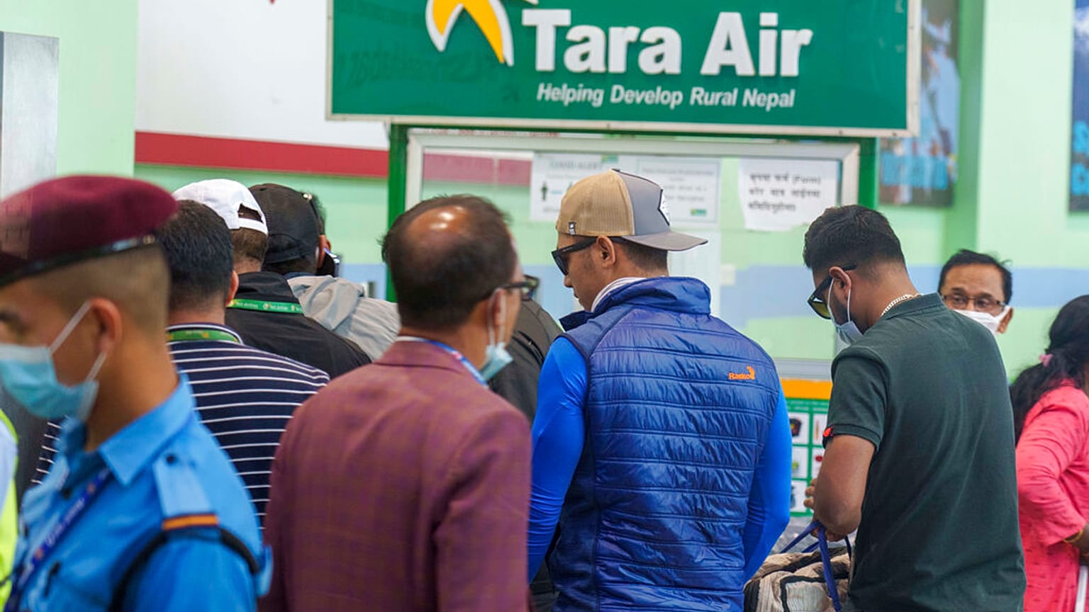 Стенд авиакомпании Tara Airlines в аэропорте Катманду