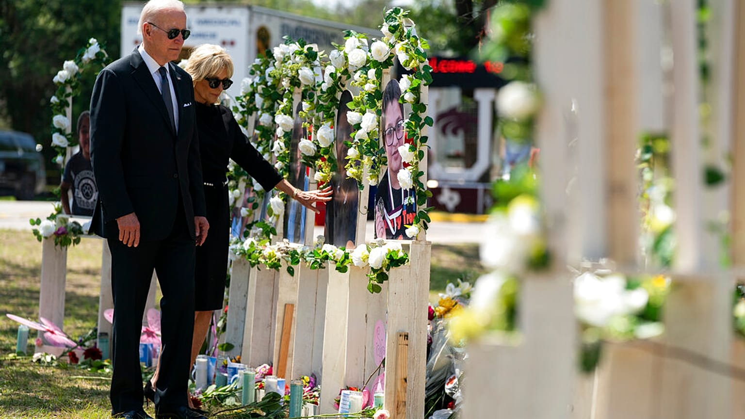 Joe Biden et son épouse à Uvalde, Texas, lieu de la fusillade, le 29 mai 2022