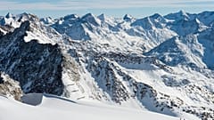 Le glacier du Rettenbach (au premier plan), à Sölden, en Autriche, vendredi 24 octobre 2014.