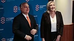 Orbán Viktor és Marine Le Pen az európai konzervatív pártvezetők varsói csúcstalálkozóján 2021. december 4-én