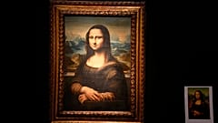 Leonardo da Vinci'nin Mona Lisa tablosu Paris'teki Louvre Müzesi'mde sergileniyor