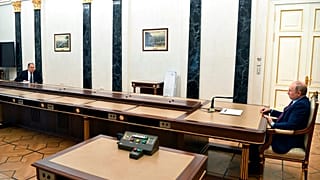 Lawrow und Putin am langen Tisch - am 14. Februar 2022