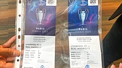 Настоящий и поддельный билеты на финальный матч Лиги чемпионов "Реал Мадрид"-"Ливерпуль"