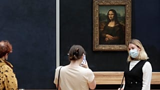 Quadro da Mona Lisa, no Museu do Louvre, em Paris.