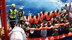Akdeniz'de göçmen kurtarma operasyonu