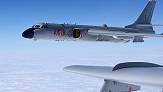 طائرة عسكرية صينية من طراز H-6K - أرشيف