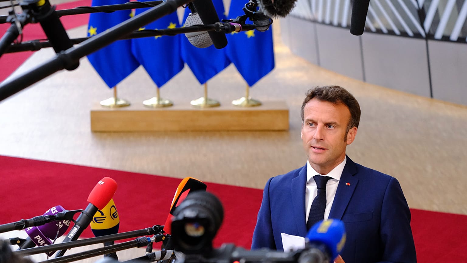 Le président français, Emmanuel Macron, évoque un accord "historique"