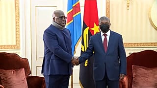 Presidente da República Democrática do Congo, Félix Tshisikedi, cumprimenta chefe de Estado angolano, João Lourenço