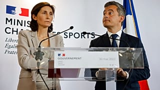 La ministre des Sports Amélie Oudéa-Castéra et le ministre français de l'Intérieur Gérald Darmanin, le 30/05/2022
