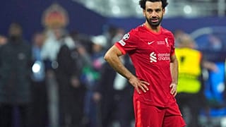 محمد صلاح لاعب ليفربول بعد المباراة النهائية بدوري أبطال أوروبا لكرة القدم بين ليفربول وريال مدريد على ملعب فرنسا، في سانت دينيس بالقرب من باريس، السبت 28 مايو 2022