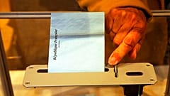 Scène de vote dans un village du sud-ouest de la France, lors du second tour de l'élection présidentielle le 24/04/2022