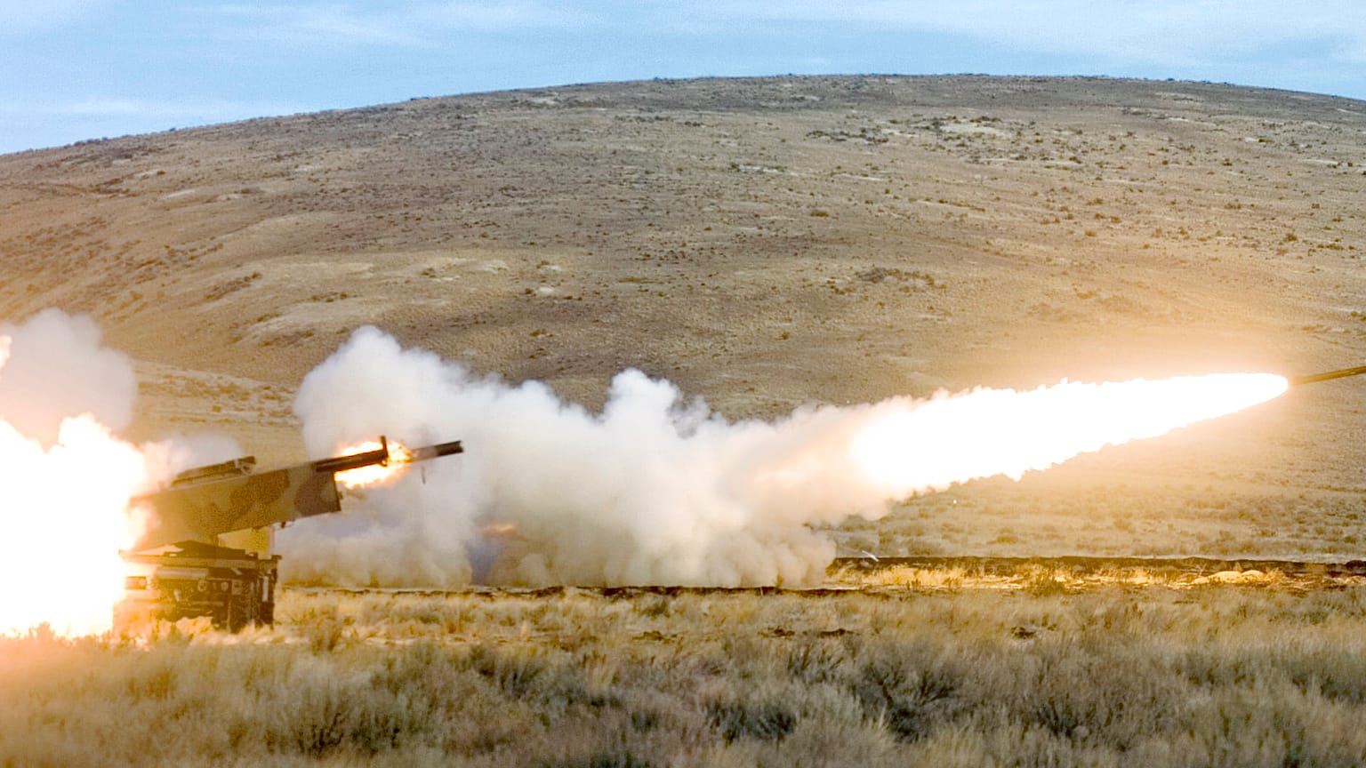Украина обещает не использовать РСЗО HIMARS для нанесения ударов по территории РФ. Архивное фото