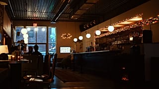 Smybolbild: Eine Bar im New Yorker Stadtteil Brooklyn.