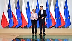 Ursula von der Leyen, Präsidentin der Europäischen Kommission, in Warschau mit dem polnischen Ministerpräsidenten Mateusz Morawiecki