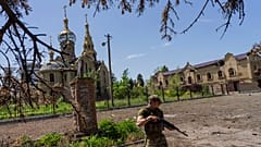 Ukrainischer Soldat in der Region Donezk, 02. Juni 2022