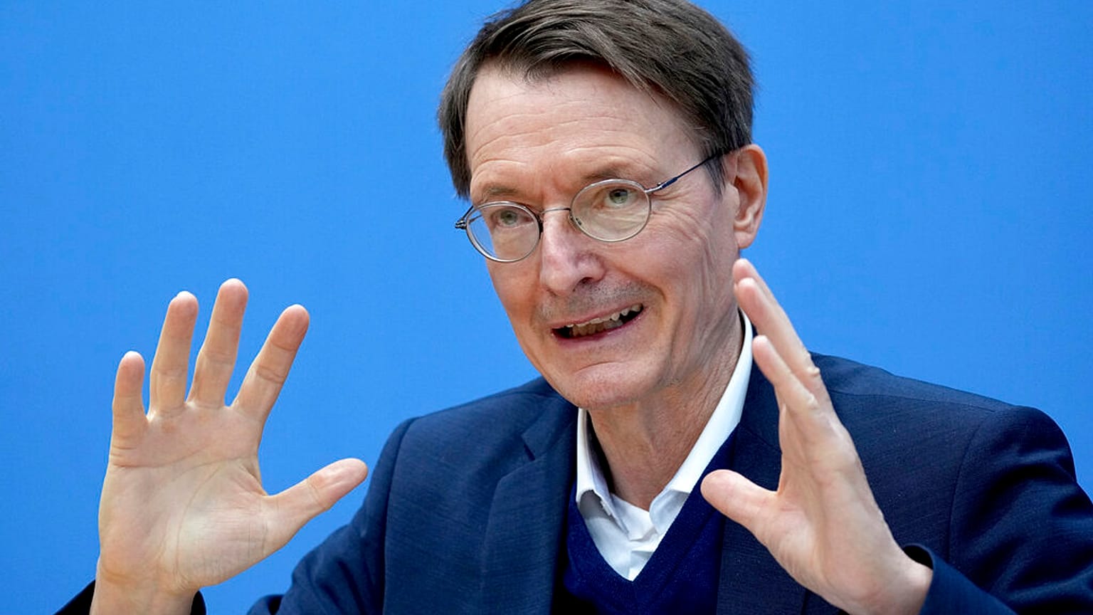 Der deutsche Gesundheitsminister Karl Lauterbach - ARCHIV