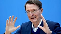 Der deutsche Gesundheitsminister Karl Lauterbach - ARCHIV