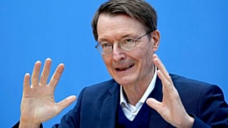 Der deutsche Gesundheitsminister Karl Lauterbach - ARCHIV