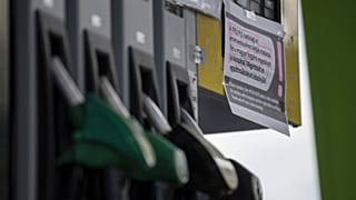 Tájékoztató felirat a Mol benzinkútján Salgótarjánban