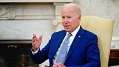 جو بايدن يتحدث في المكتب البيضاوي للبيت الأبيض، 31 مايو 2022