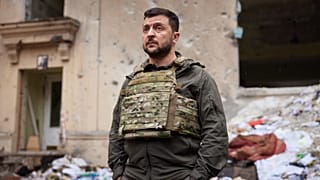 Archív: Zelenszkij ukrán elnök a kelet-ukrajnai Harkivban 2022. május 29-én.