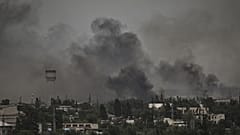 Archives : fumée s'élevant de Severodonetsk, le 2 juin 2022. 