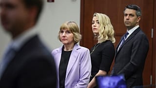 Amber Heard ile avukatları mahkeme salonunda