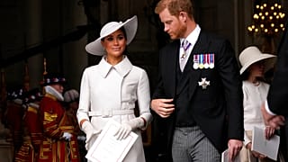 Harry és Meghan elhagyják az istentisztelet helyszínét