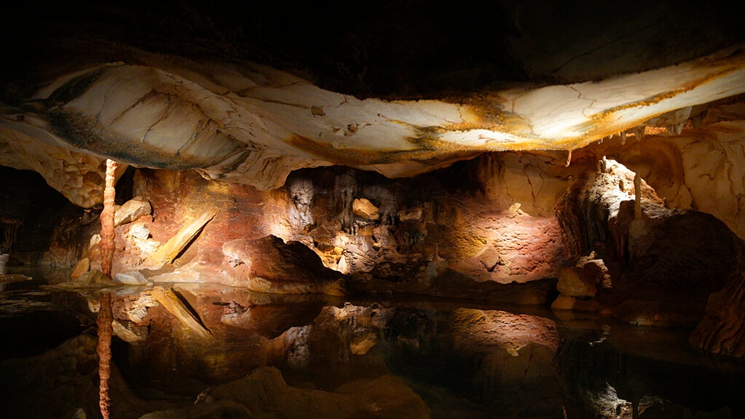 Réplica da Gruta Cosquer na Villa Méditerranée