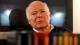 Moldova György író beszél Az utolsó töltény 10. című életrajzi kötetének bemutatóján a Pallas Páholyban 2010. február 12-én