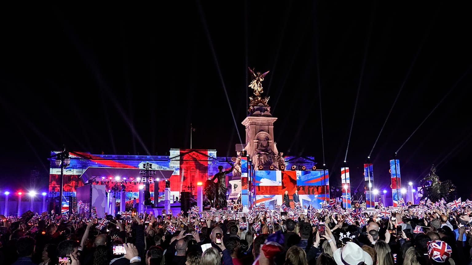 22 000 personas asistieron el sábado al macroconcierto frente a Buckingham Palace.