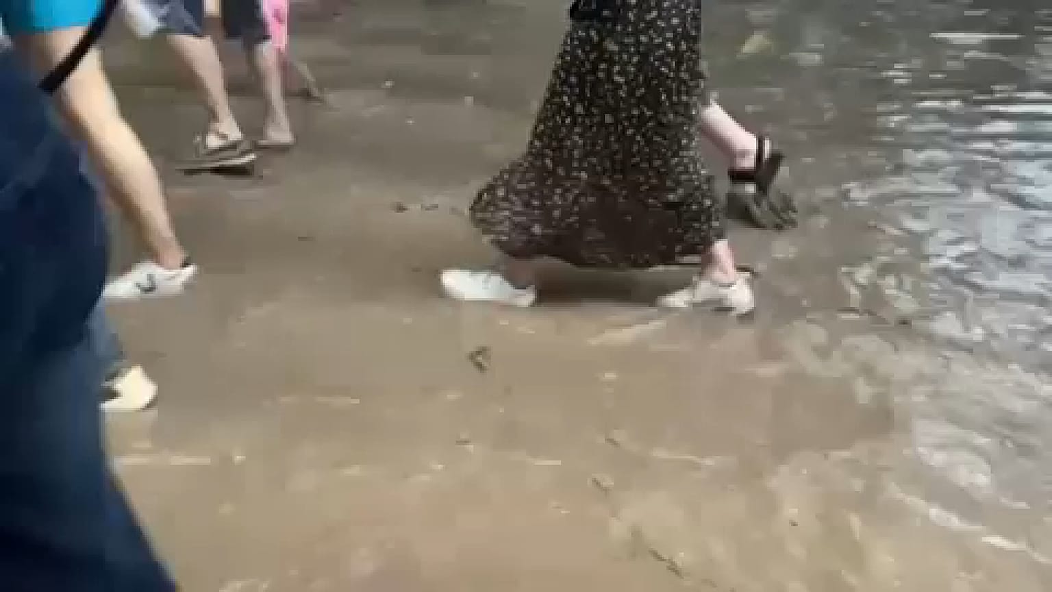 عواصف رعدية عنيفة في فرنسا 