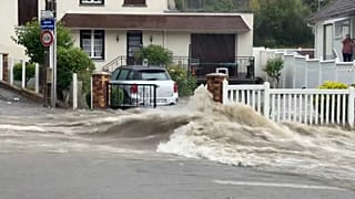 Tempestades varrem o noroeste de França