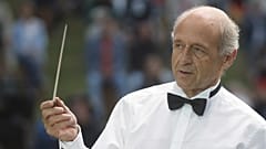 Fischer Iván karmester a tavalyi ingyenes koncerten