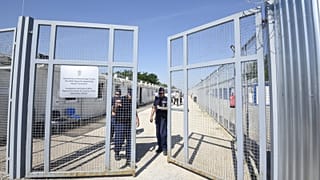 A röszkei tranzitzóna kapuja