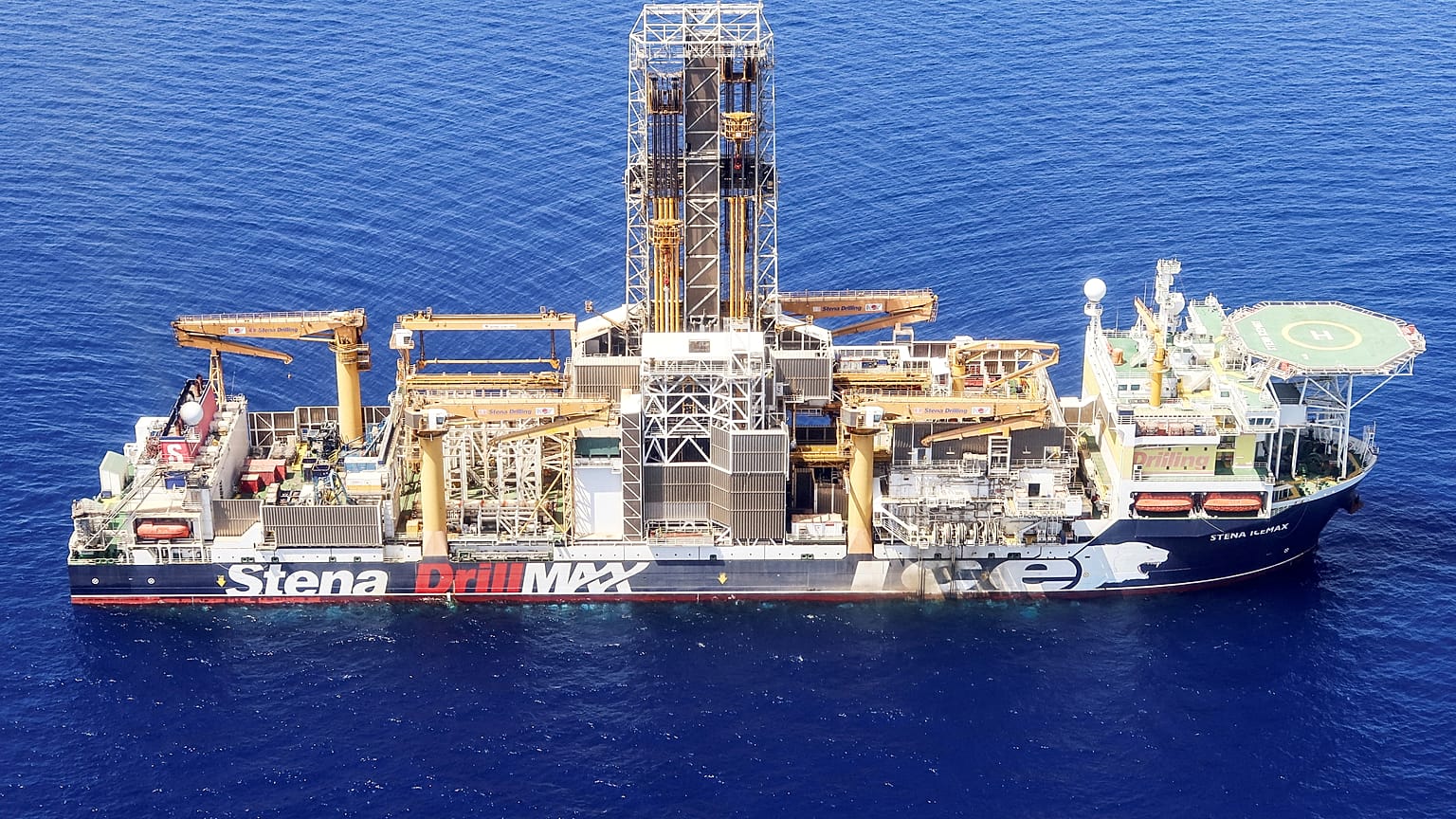 سفينة التنقيب إنيرجيان في حقل كاريش للغاز الطبيعي في البحر المتوسط 
