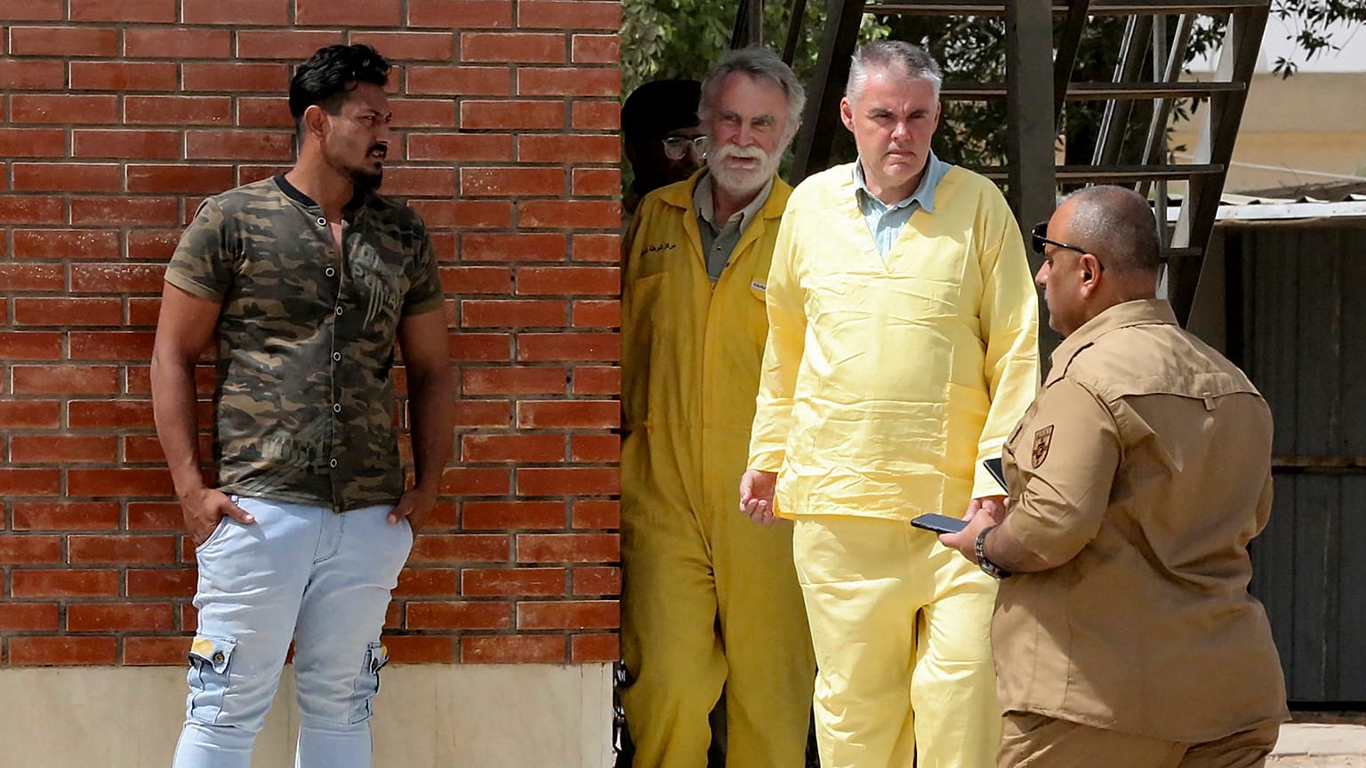 Irak'ta yargılanan James Fitton, 66, (solda) ve Volker Waldmann, 60, (sağda)