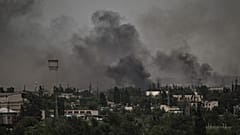 Fumée s'échappant de bâtiments à Severodonetsk, où les forces ukrainiennes et russes s'affrontent, depuis plusieurs jours, pour le contrôle de la ville. Photo : 02/06/2022    