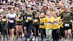 La princesa Mary, esposa del príncipe heredero Frederik, durante la carrera. Dinamarca 6/6/2022