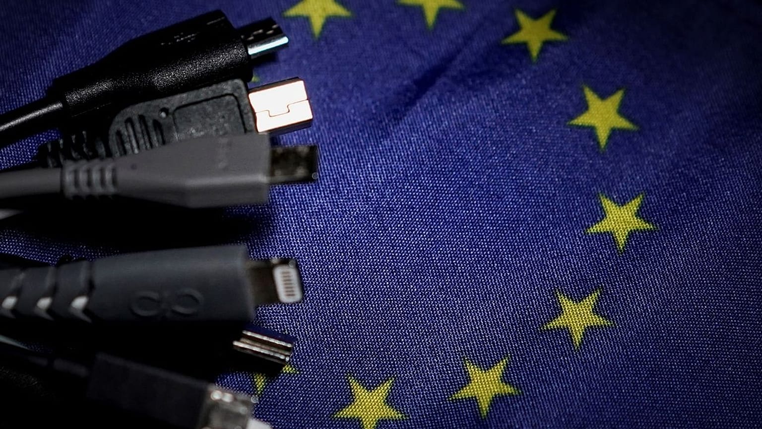 Üye ülkelerde satılan akıllı telefon, tablet ve kamera gibi elektronik cihazlarda USB-C şarj girişi kullanılmasını zorunlu hale gelecek