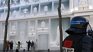 Fransa'da parlamento seçimleri öncesi gündem polis şiddeti