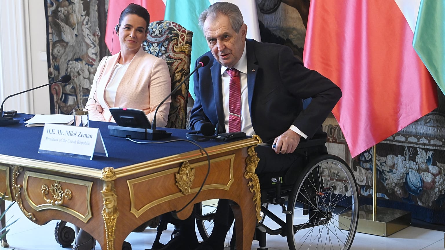 Novák Katalin köztársasági elnök Milos Zeman cseh köztársasági elnökkel tartott közös sajtótájékoztatót Prágában