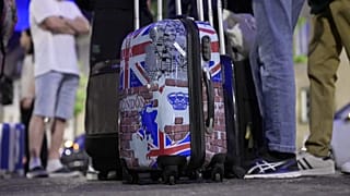 Alunos de partida em viagem escolar