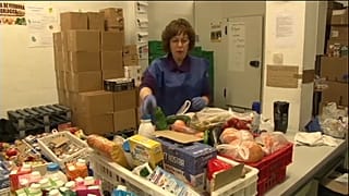 Banco de alimentos en Manresa, España. (Archivo)