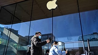متجر آبل في بكين، الصين، 27 يناير 2022.