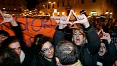 Donne protestano per il rispetto della legge sull'aborto