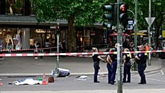 Dispositif de sécurité dans le centre de Berlin, après qu'une voiture ait percuté plusieurs personnes, le 8 juin 2022