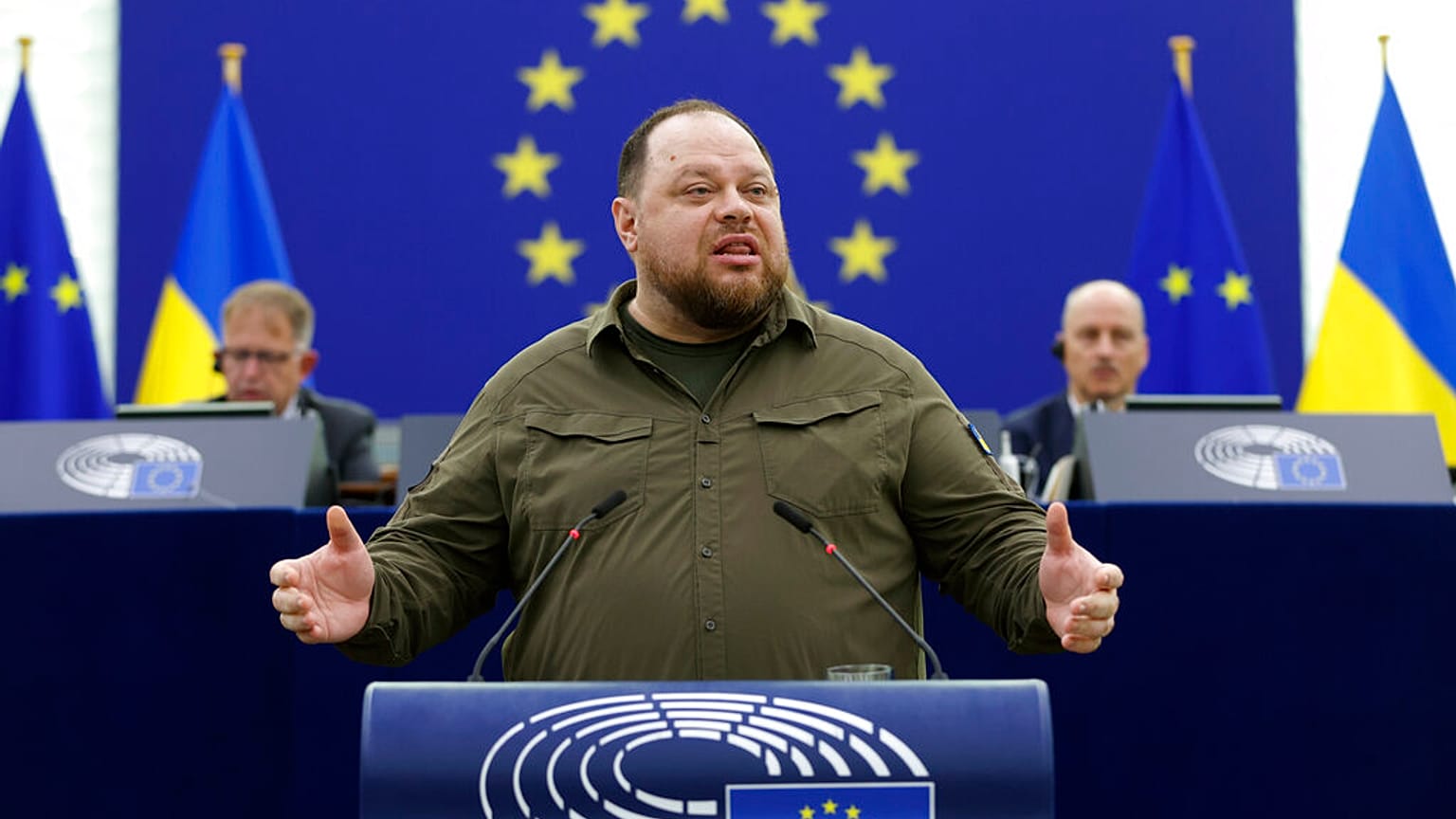 Спикер Верховной Рады Украины Руслан Стефанчук выступает на заседании Европарламента в Страсбурге, 8 июня 2022 г.  
